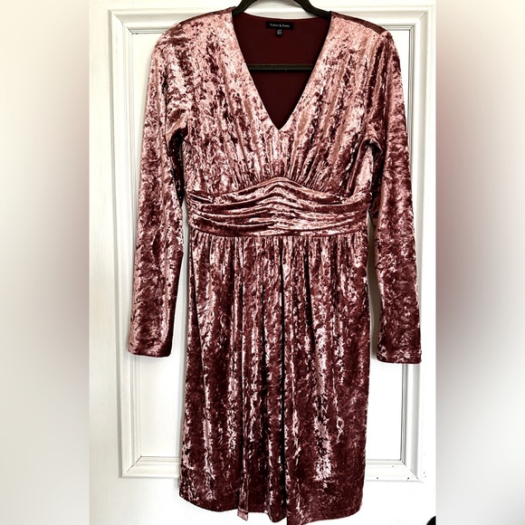 Violets & Roses Crushed Velvet Dress - Picture 3 of 6